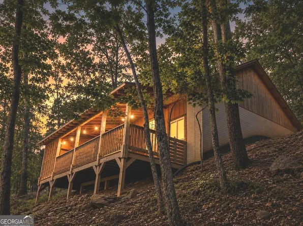 326 Skywood Ln, Cleveland, GA 30528