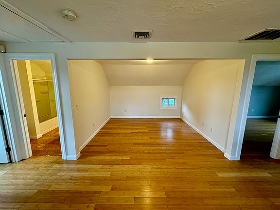 5th image of 30 Concord St #3