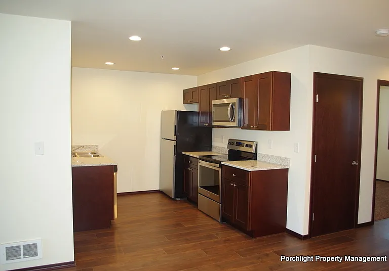 2009 Aaron Dr #1-8 — Photo 1