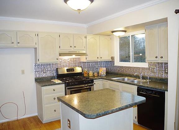 5th image of 1730 Coachway Ln