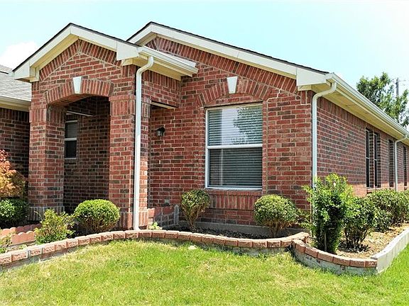 2nd image of 2144 Royal Acres Trl