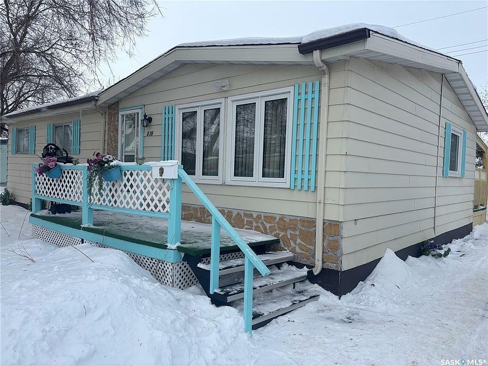 1st image of 1400 12th Ave E #26D
