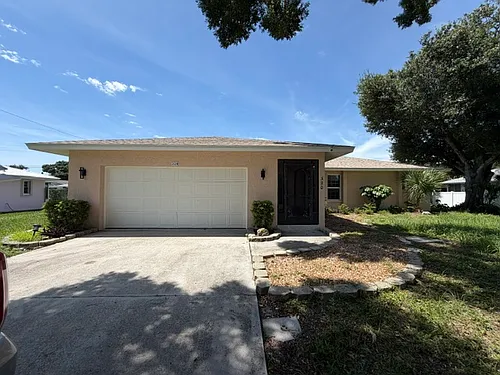 320 Victoria Rd Photo 1