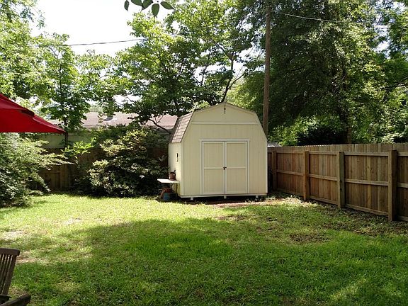 5th image of 462 Parkdale Dr