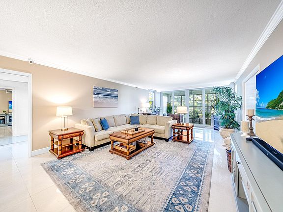 3rd image of 625 Oaks Drive #207