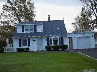 146 Orchid Rd, Levittown, NY 11756