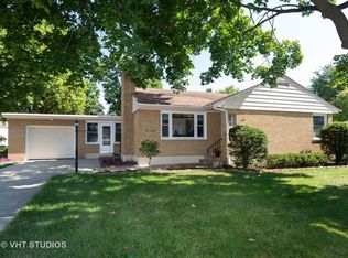 520 Adams St, Elgin, IL 60123