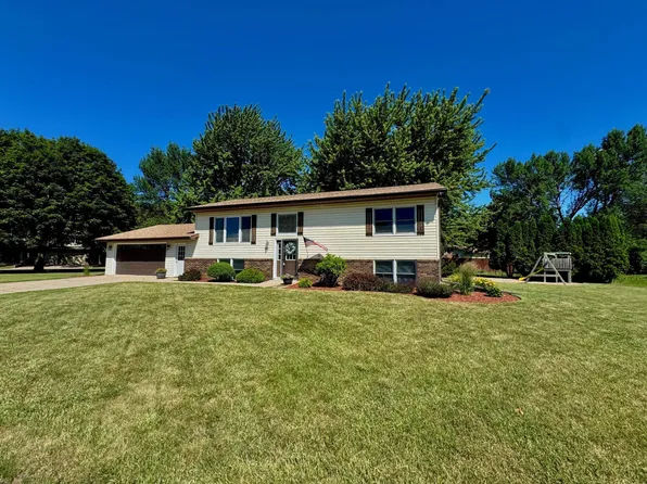 501 Hawthorne Dr, Marshall, MN 56258