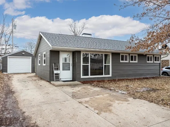 1623 Richmond Rd NE, Cedar Rapids, IA 52402