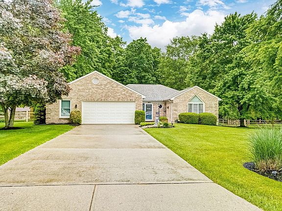 3rd image of 1673 Hickory Thicket Dr