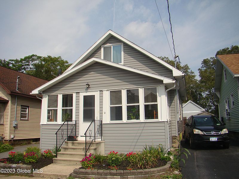 2nd image of 18 Myrtle Avenue