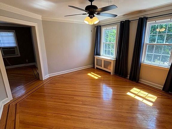 3rd image of 135 Sturges St Floor 2