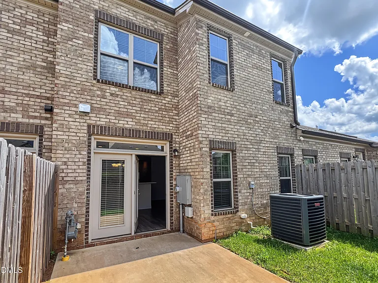 1018 Bonanza Ln — Photo 23
