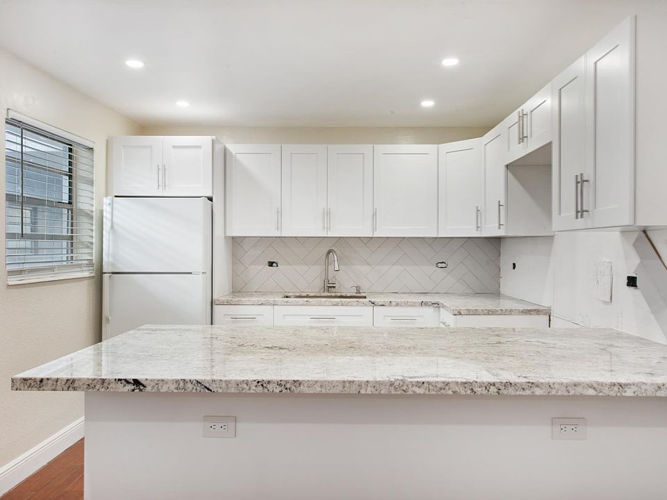 1st image of 5100 W Flagler St APT 302