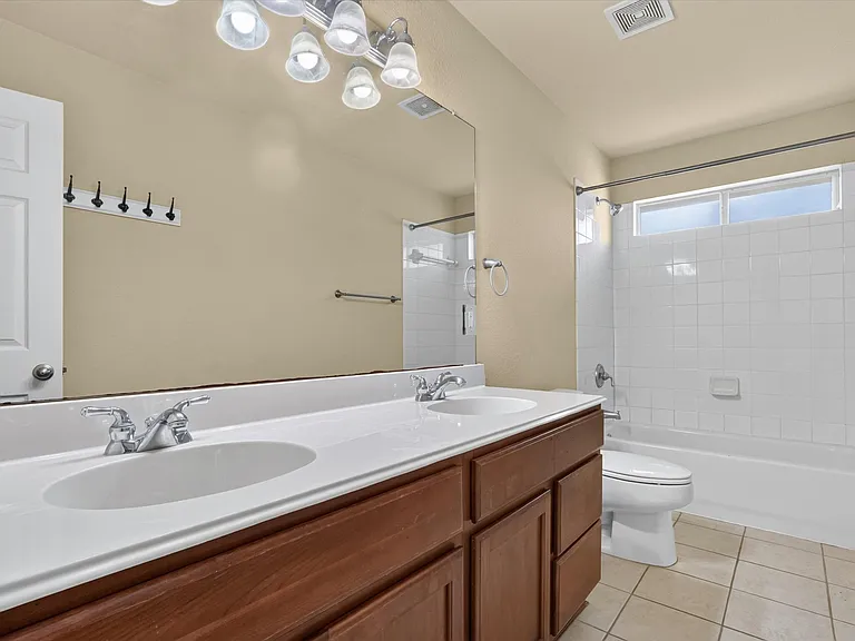 11945 Henderson Dr — Photo 29