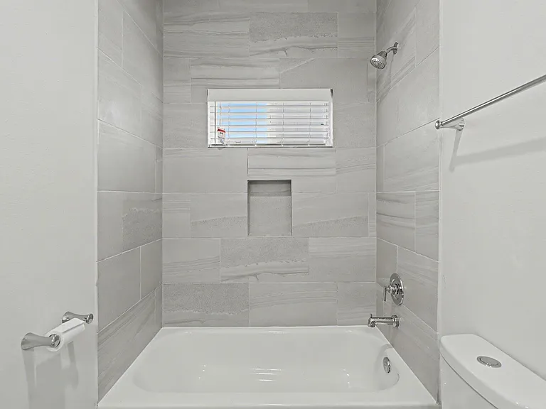 2504 W Tidwell Rd #B — Photo 5