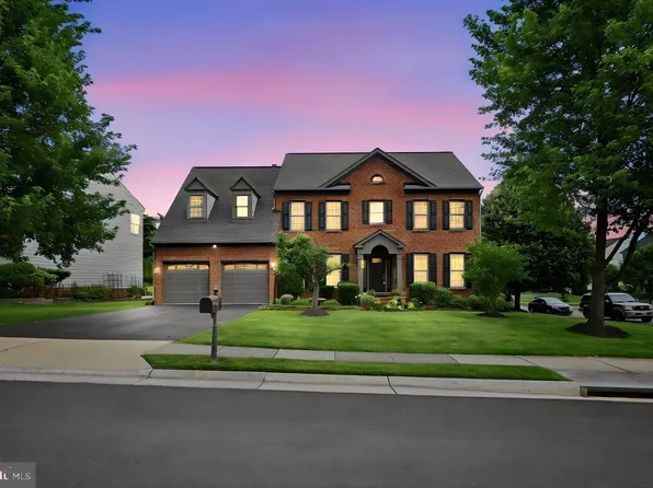 11869 Chanceford Dr, Woodbridge, VA 22192