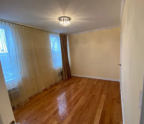 Sold by Dom Realty | media 10