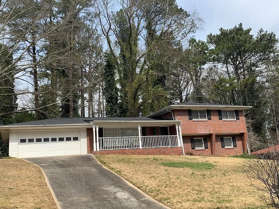 Woodhill Ln