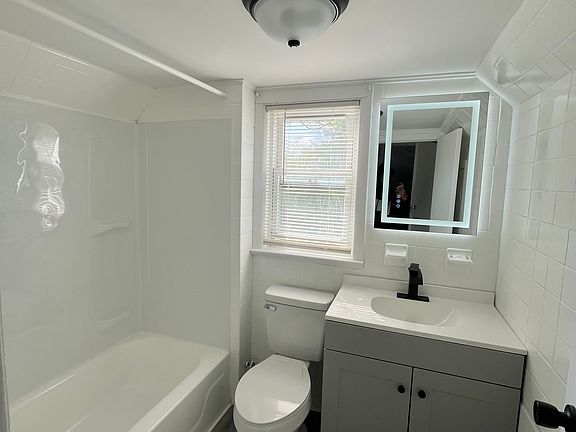 3rd image of 630 Ridge St APT 3