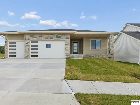 21428 Z St, Elkhorn, NE 68022