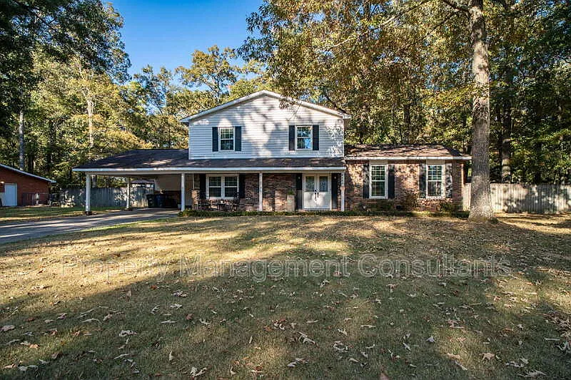 5 bed, 3.0 bath, 2476 sqft, $2,300 — Photo 1