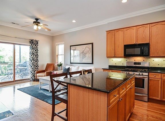 3rd image of 2750 N Wolcott Ave APT 2N