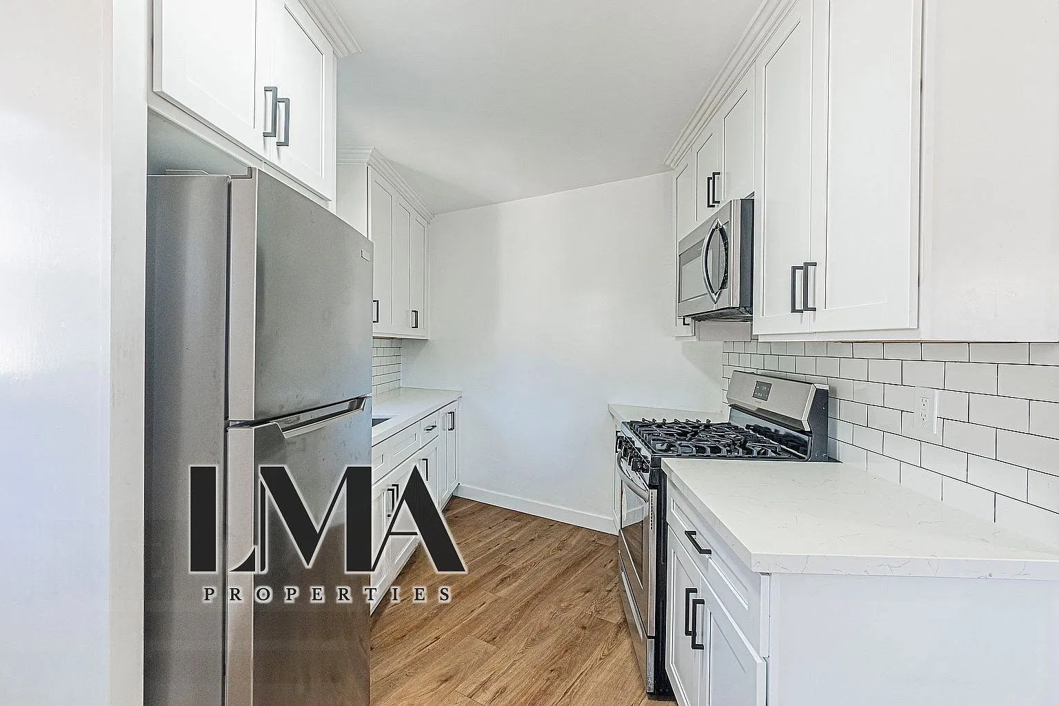 2 bed, 1.0 bath, 700 sqft, $1,995 — Photo 2