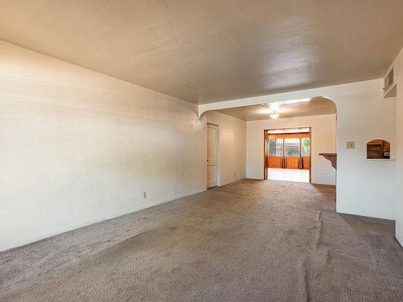 4th image of 5906 Princess Jeanne Ave NE