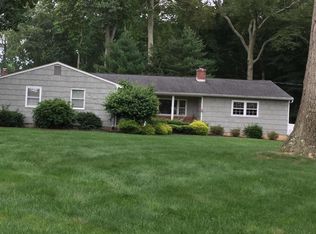 2 Braeburn Dr, Lincroft, NJ