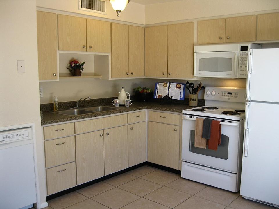 Spacious Remodeled Kitchen with Microwave & Dishwasher