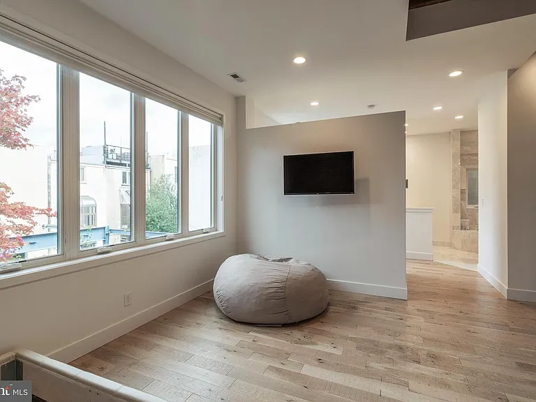 313 Fulton St — Photo 28