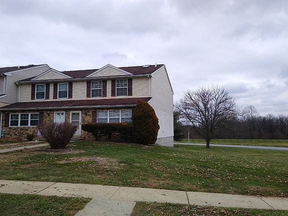 2nd image of 500 Lancaster Ct