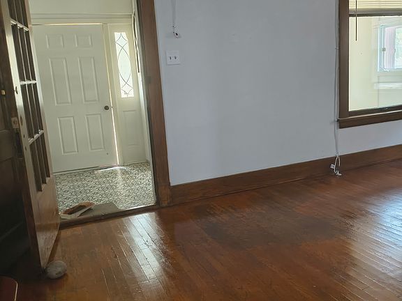 3rd image of 720 N 13th St