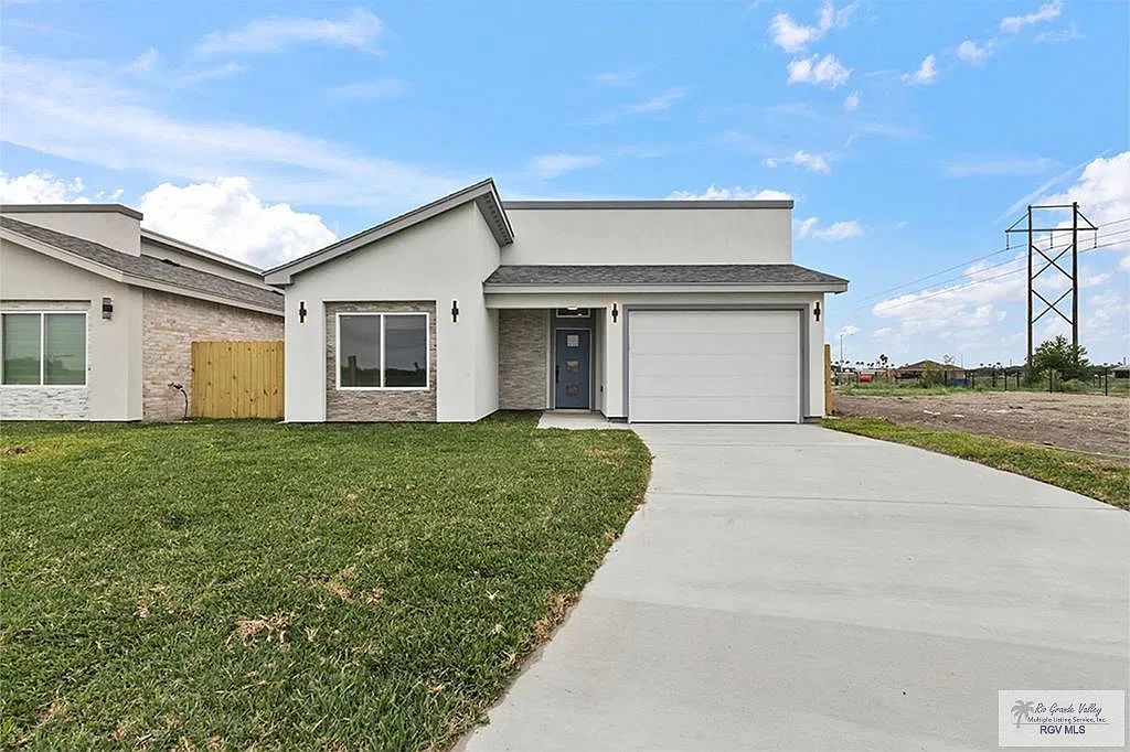 3 bed, 2.0 bath, 1368 sqft, $2,000 — Photo 1