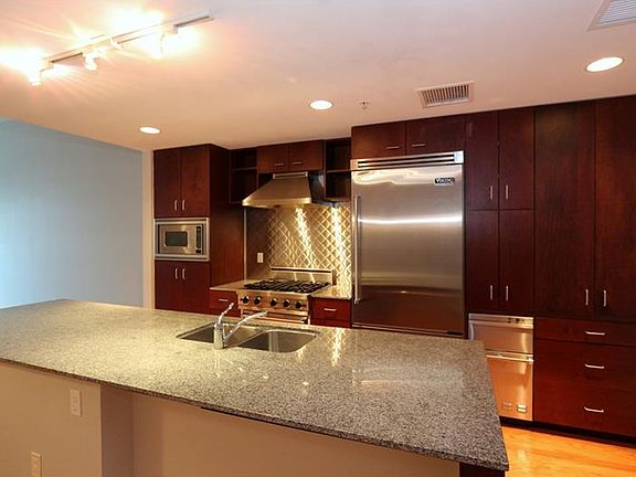 5th image of 1208 E Kennedy Blvd Unit 827