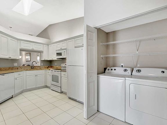 5th image of 40 Sausalito Dr