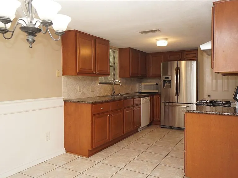 6525 Hart Ln — Photo 9