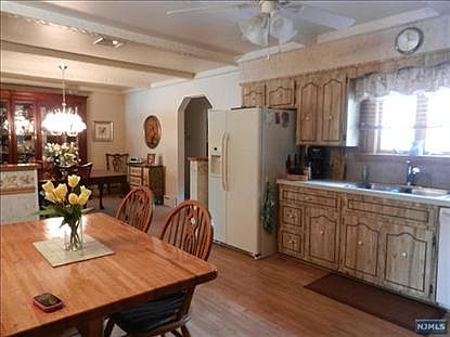 2nd image of 37 Stratford Pl