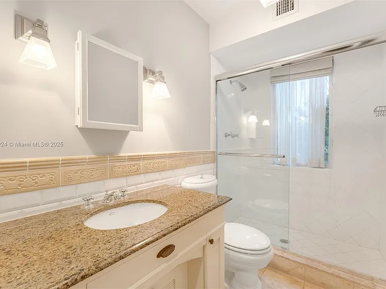 11 E Rivo Alto Dr — Photo 26