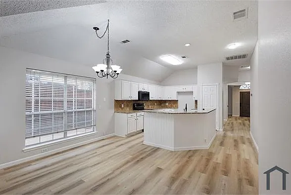 6 bed, 2070 sqft, $3,500 — Photo 2