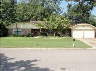 150 Livingston Cir, Prattville, AL 36066