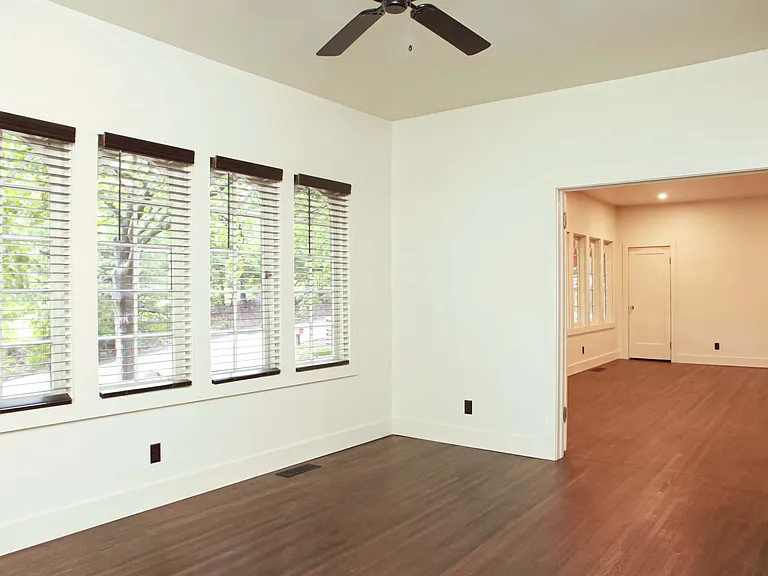 2123 N Elwood Ave — Photo 11