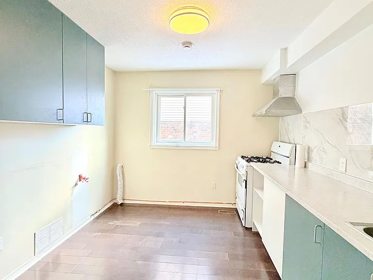 41 Broadbridge Dr #1 — Photo 9