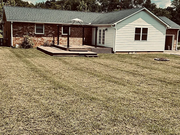 929 Denise Dr — Photo 17
