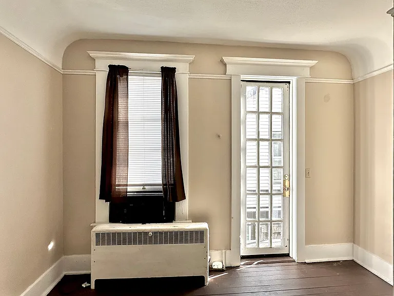 205 Scammel St — Photo 11
