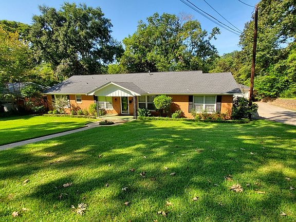 3rd image of 3611 McMillan Dr