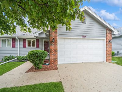 140 S 52nd St, West Des Moines, IA, 50265
