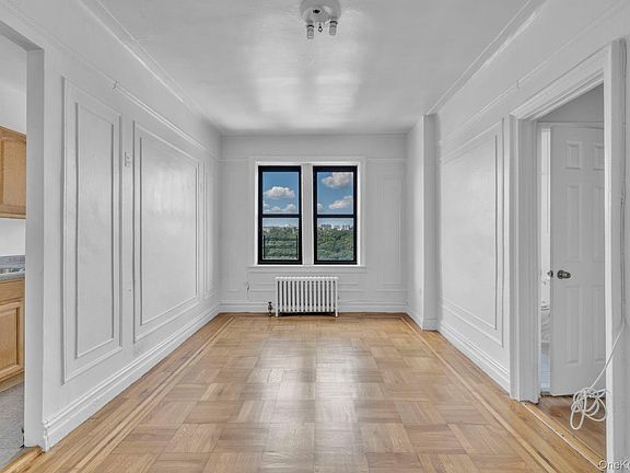 4th image of 1015 Summit Avenue #2A