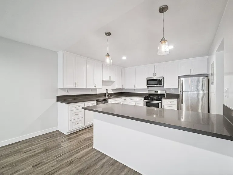 170 North Crescent Street — Photo 31
